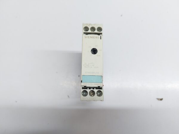 SIEMENS 3RP1576-1NM20 STAR/DELTA TIMER 3-60 SECS