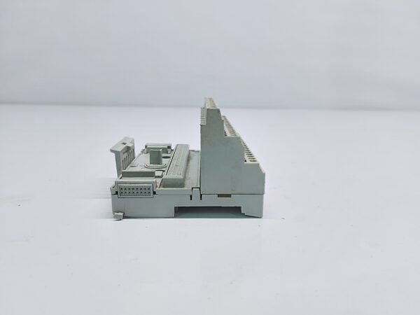 ALLEN-BRADLEY 1794 -TB3 TERMINAL BASE 125VDC/AC50/60HZ