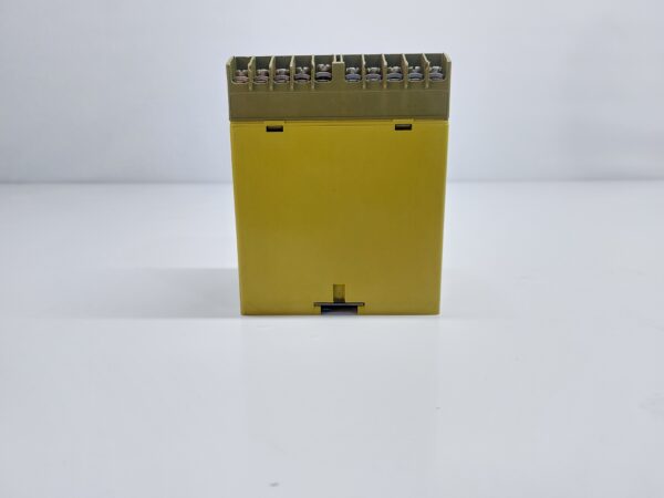 PILZ 17652 SAFETY RELAY