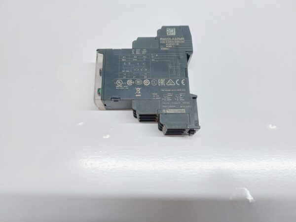 TELEMECANIQUE RM22LA32MR LEVEL CONTROL RELAY 24-240VAC