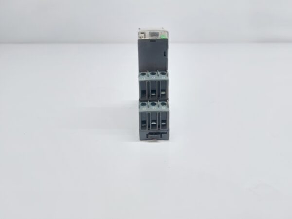 TELEMECANIQUE RM22LA32MR LEVEL CONTROL RELAY 24-240VAC